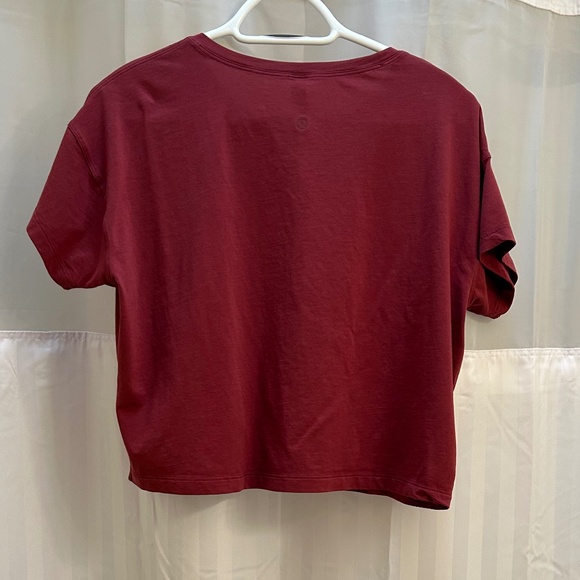 LULULEMON Cates Tshirt Like NEW - Picture 2 of 5